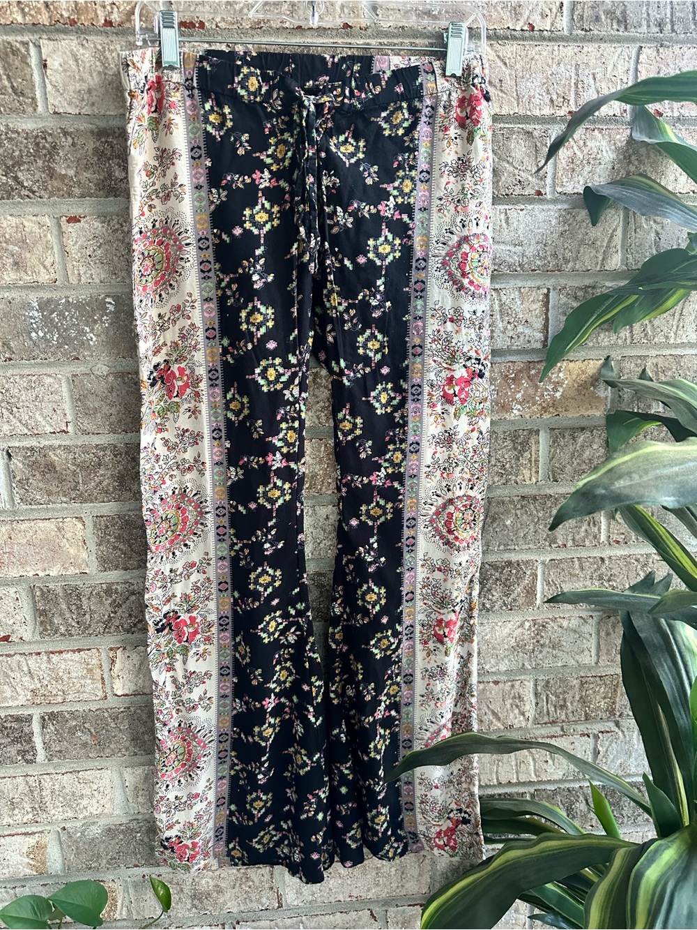 Billabong Black Floral Boho Hippy Flare Bell Bottom Pants with Cream Side Panels